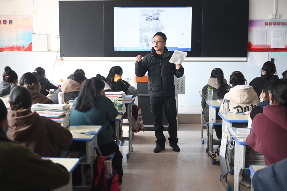 共绘雪域高原同心圆——第十批援藏和第五批援青工作纪实